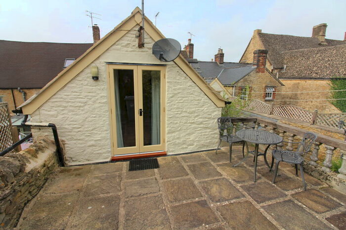 1 Bedroom Cottage To Rent In West Street, Chipping Norton, OX7