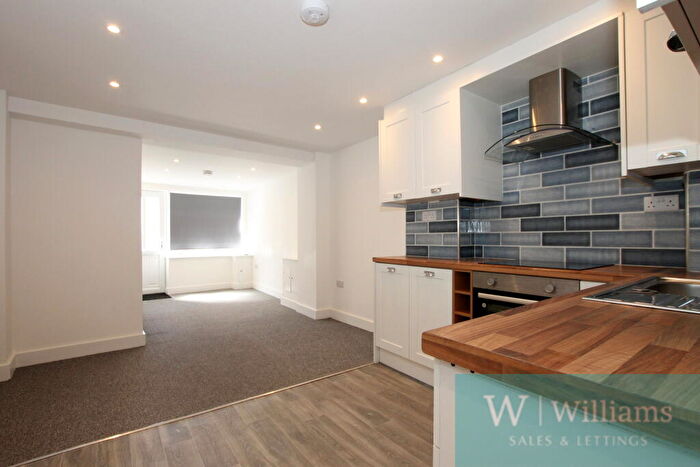 1 Bedroom Semi-Detached House To Rent In Lower St James Street, Newport, PO30