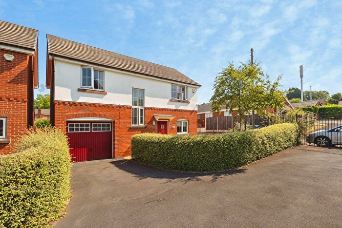 4 Bedroom Detached House For Sale In Oak Close, Chadderton, Oldham, Greater Manchester, OL9