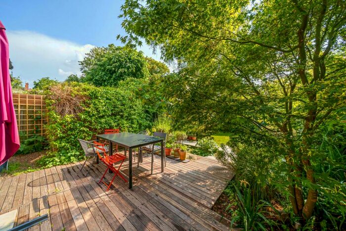6 Bedroom Semi-Detached House For Sale In Elgin Road, Alexandra Park, N22