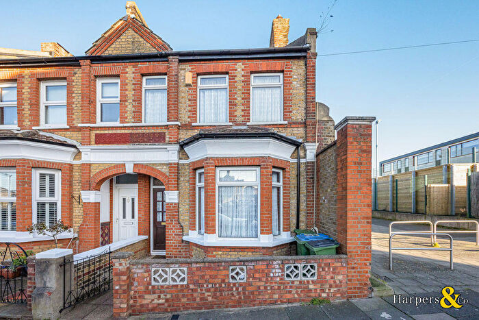 3 Bedroom Detached House For Sale In Ancona Road, London, SE18
