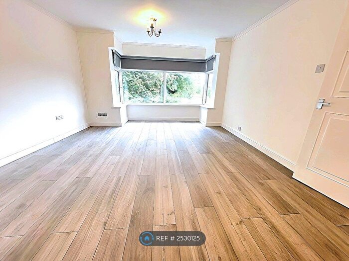 2 Bedroom Flat To Rent In Melbourne Road, Halesowen, B63