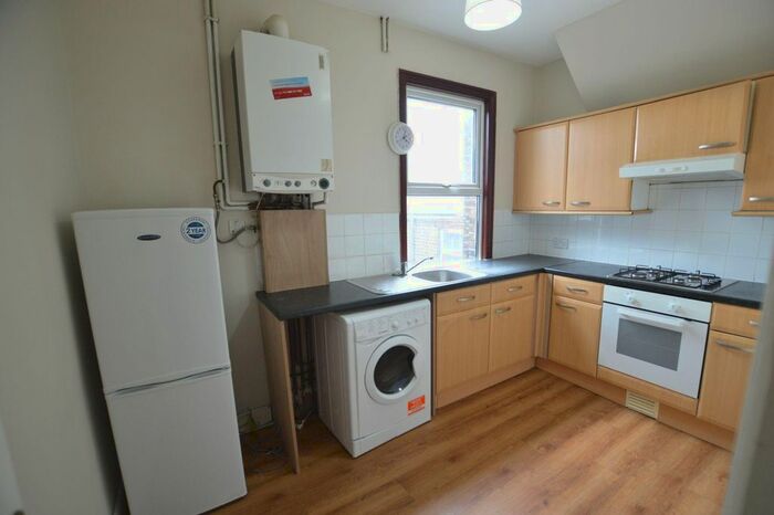 2 Bedroom Flat To Rent In Hoe Street, Walthamstow, E17