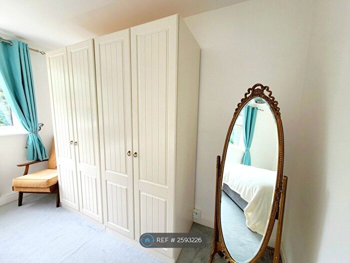 1 Bedroom Flat To Rent In Russell Road, Buckhurst Hill, IG9