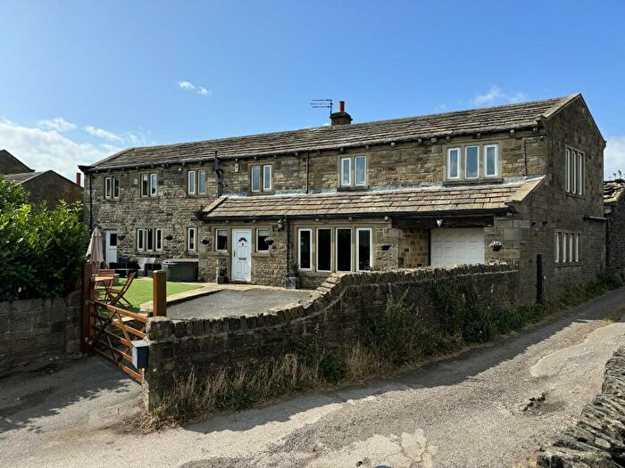 5 Bedroom Detached House For Sale In Round Hill Lane, Huddersfield, West Yorkshire, HD5