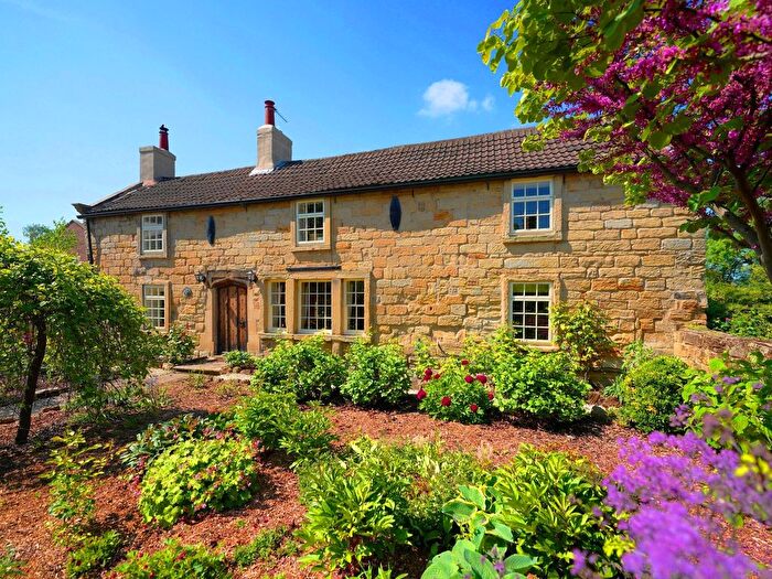 4 Bedroom Detached House For Sale In Pontefract Road, Ackworth, Pontefract, WF7