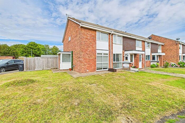 2 Bedroom End Of Terrace House For Sale In Saxby Close, Clevedon, BS21