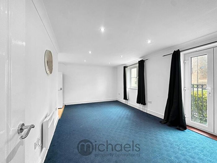 2 Bedroom Apartment For Sale In Tufnell Way, Colchester, Colchester, CO4
