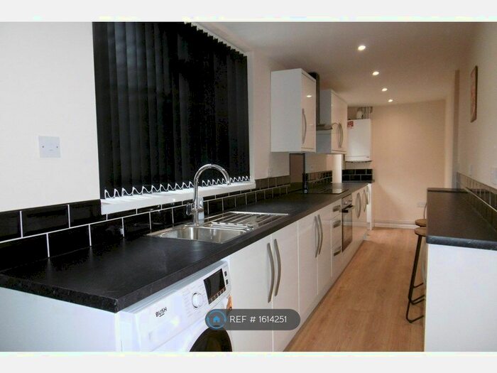 4 Bedroom Terraced House To Rent In Windsor Street, Nottingham, NG9