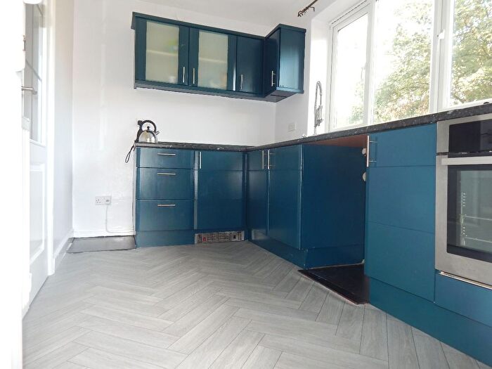 2 Bedroom Terraced House To Rent In Primrose Hill, Batley, WF17