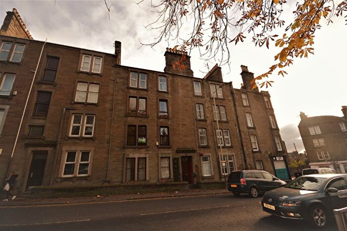 2 Bedroom Flat To Rent In Pitkerro Road, Baxter Park, Dundee, DD4