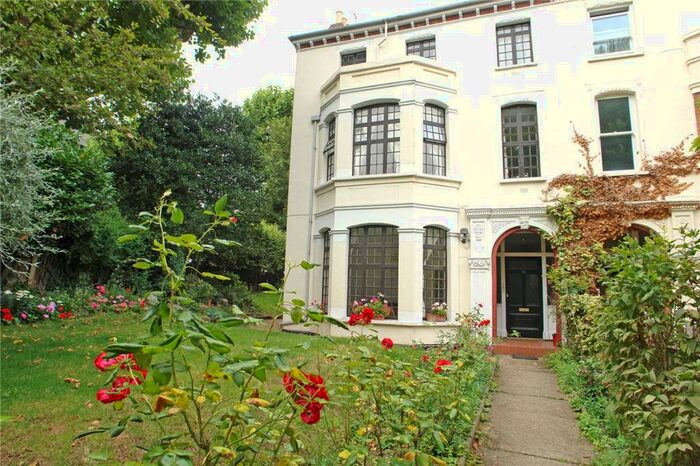 1 Bedroom Apartment To Rent In Grove Park, Camberwell, London, SE5