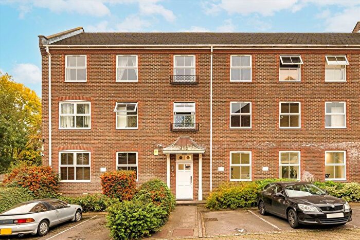 2 Bedroom Flat For Sale In Paxton Road, Forest Hill, SE23