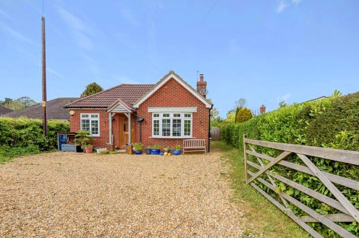 4 Bedroom Detached Bungalow For Sale In Hussell Lane, Medstead, Alton, GU34