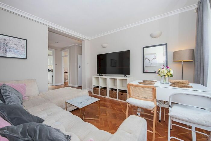 2 Bedroom Flat To Rent In Richmond Road, Twickenham, TW1