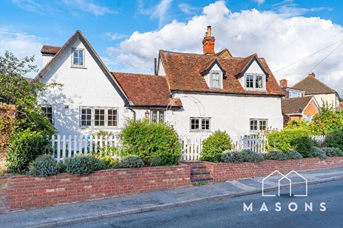 3 Bedroom Semi-Detached House To Rent In Hillfoot Road, Shillington, Bedfordshire, SG5