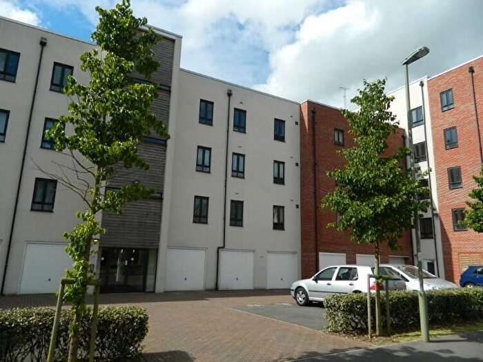 2 Bedroom Flat To Rent In Sinclair Drive, Basingstoke, Hampshire, RG21