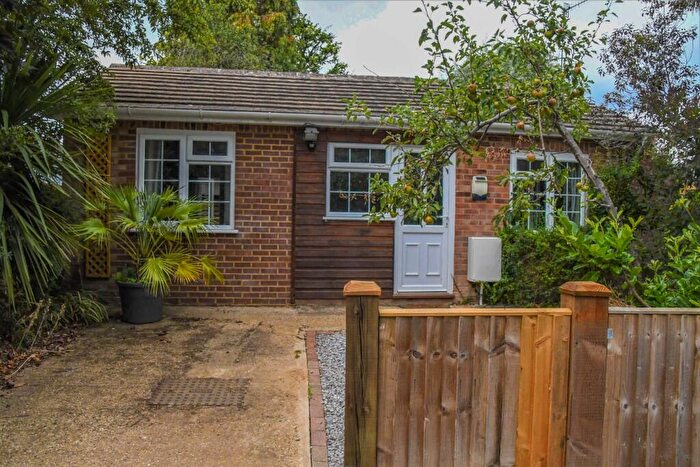1 Bedroom Detached House To Rent In Makins Road, Henley-On-Thames, Oxfordshire, RG9
