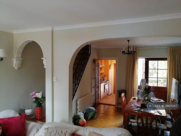 3 Bedroom Terraced House To Rent In Belle Vue Road, Reading, RG1
