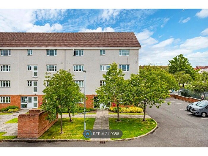 2 Bedroom Flat To Rent In Glenmore Place, Glasgow, G42