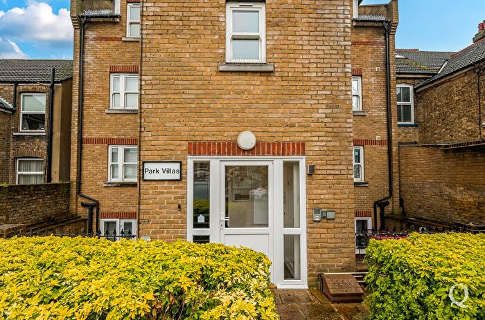 1 Bedroom Flat For Sale In Unity Street, Sittingbourne, Kent, ME10