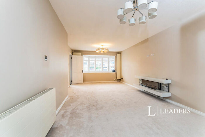 House To Rent In Croham Park Avenue, South Croydon, CR2