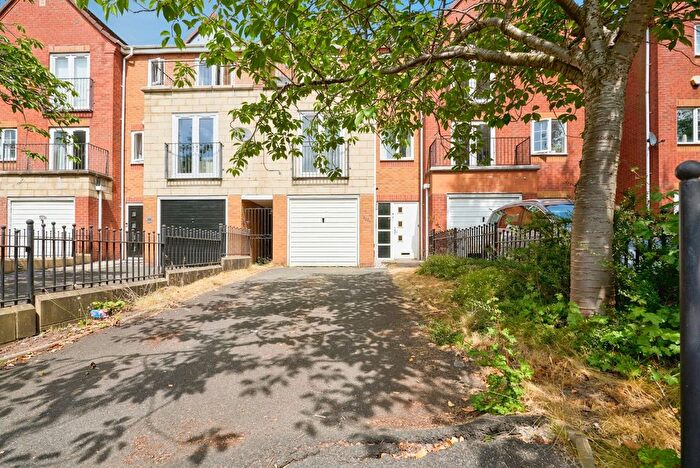3 Bedroom Terraced House For Sale In Willenhall Road, Wolverhampton, West Midlands, WV1