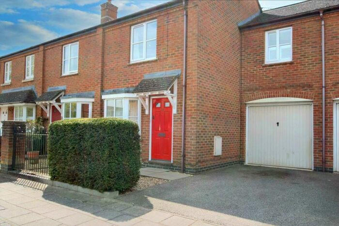 2 Bedroom Semi-Detached House To Rent In Fairford Leys Way, Aylesbury, HP19
