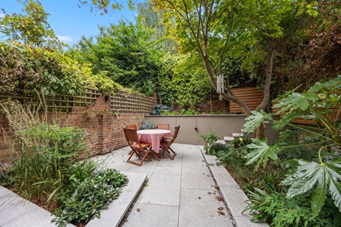 4 Bedroom Terraced House To Rent In Holland Park, London, W14