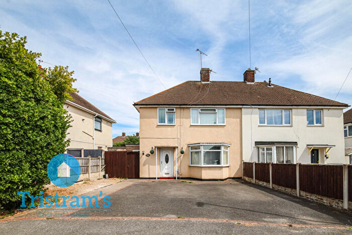 3 Bedroom Semi-Detached House For Sale In Tremayne Road, Nottingham, NG8