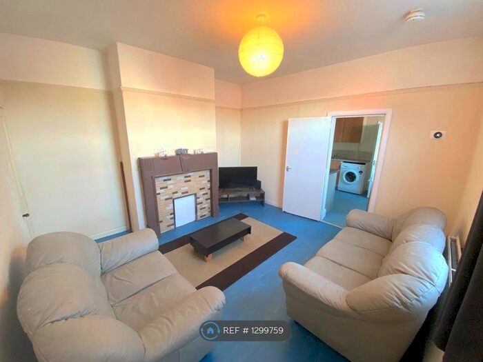 5 Bedroom End Of Terrace House To Rent In Slaney Street, Newcastle-Under-Lyme ST5