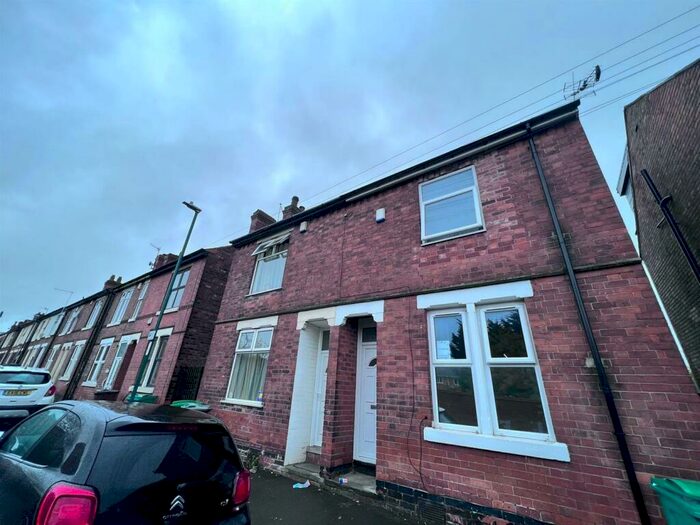 6 Bedroom House To Rent In Cycle Road, Nottingham, NG7