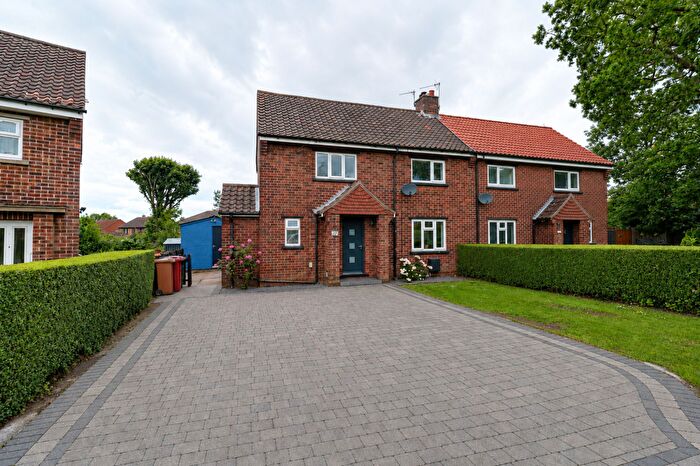 3 Bedroom Semi-Detached House For Sale In Vicarage Crescent, Burton-Upon-Stather, DN15