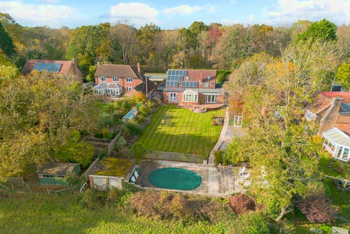 4 Bedroom Detached House For Sale In Newtown Common, Newbury, RG20