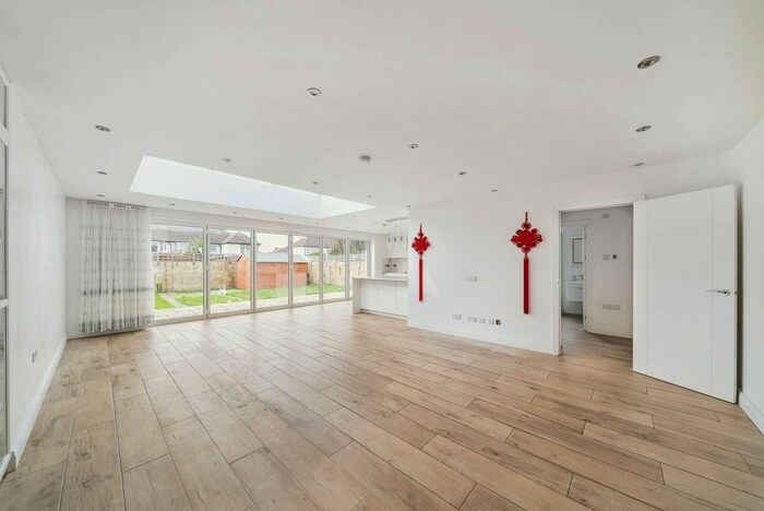 5 Bedroom End Of Terrace House To Rent In Tudor Drive, North Kingston, Kingston Upon Thames, KT2