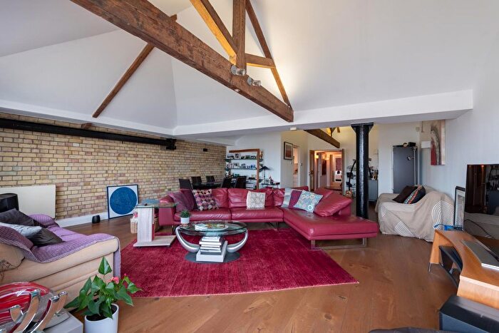 2 Bedroom Flat For Sale In Wapping Wall, London, E1W