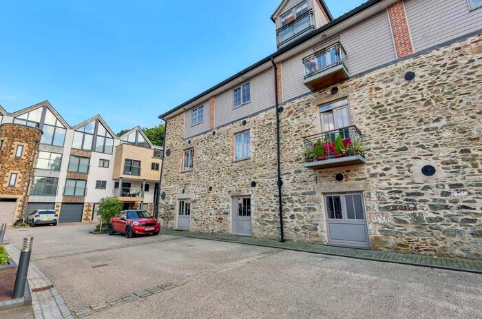 3 Bedroom Flat For Sale In Perran Foundry, Perranarworthal, Truro, TR3