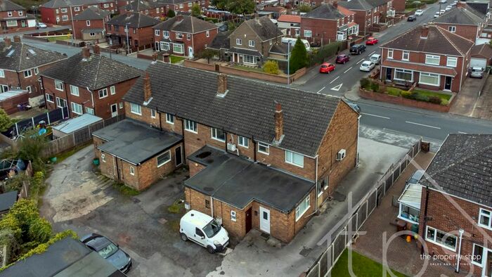 3 Bedroom Flat To Rent In Minsthorpe Lane, South Elmsall, Pontefract, West Yorkshire, WF9