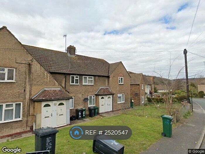 2 Bedroom Flat To Rent In Hillside, Brighton, BN2