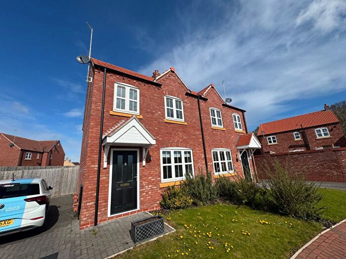 3 Bedroom Semi Detached House To Rent In Karsten Avenue, Gainsborough, Lincolnshire, DN21
