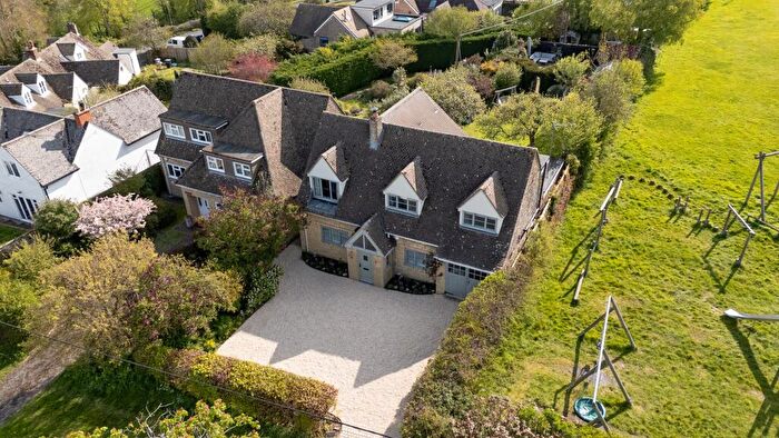 4 Bedroom Detached House For Sale In Castle Road, Wootton, OX20