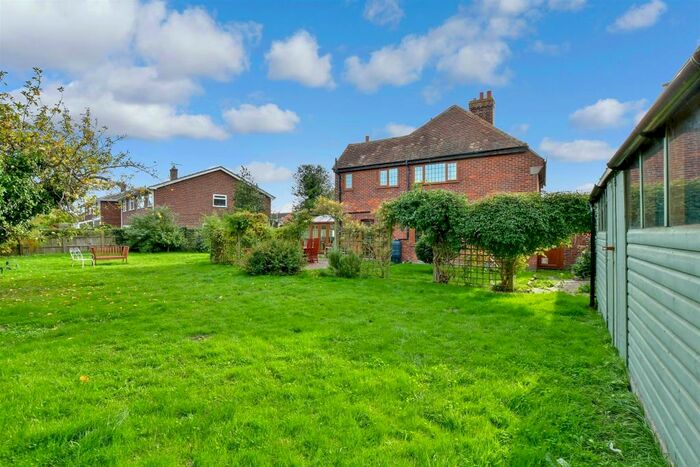 4 Bedroom Detached House For Sale In Sandown Road, Sandwich, Kent, CT13