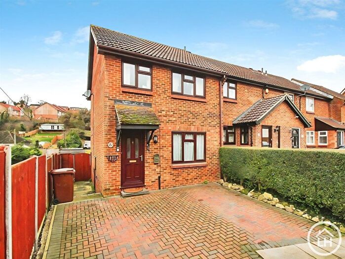 3 Bedroom End Terrace House For Sale In Brenzett Close, Chatham, ME5