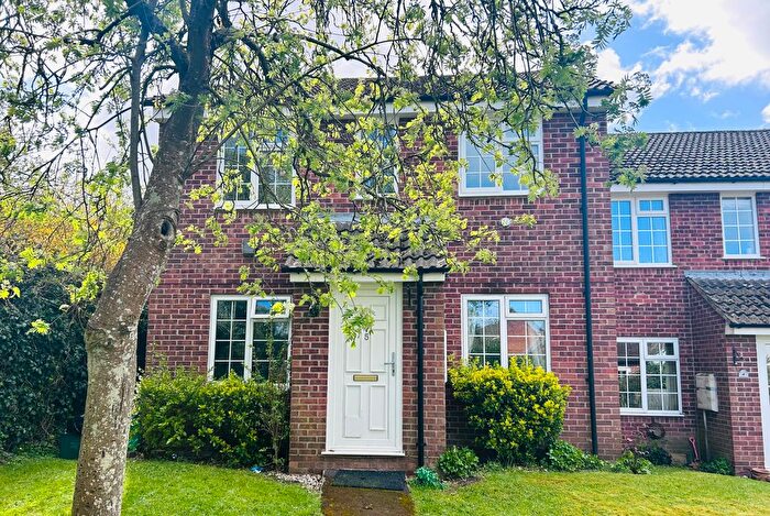 1 Bedroom Maisonette For Sale In Barnards Court, Hungerford, RG17