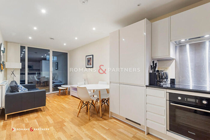 2 Bedroom Apartment For Sale In Elite House, Limehouse, E14