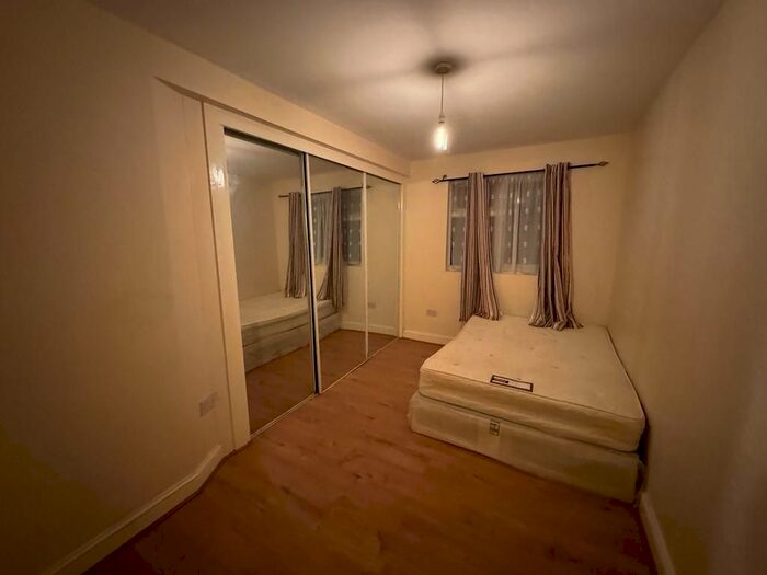 1 Bedroom Detached House To Rent In Stone Close, Dagenham, RM8