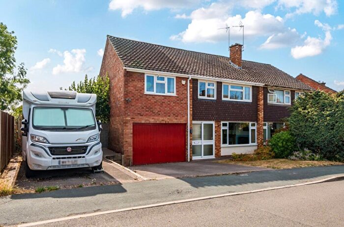 5 Bedroom Semi-Detached House For Sale In Orchard Avenue, Thornbury, BS35
