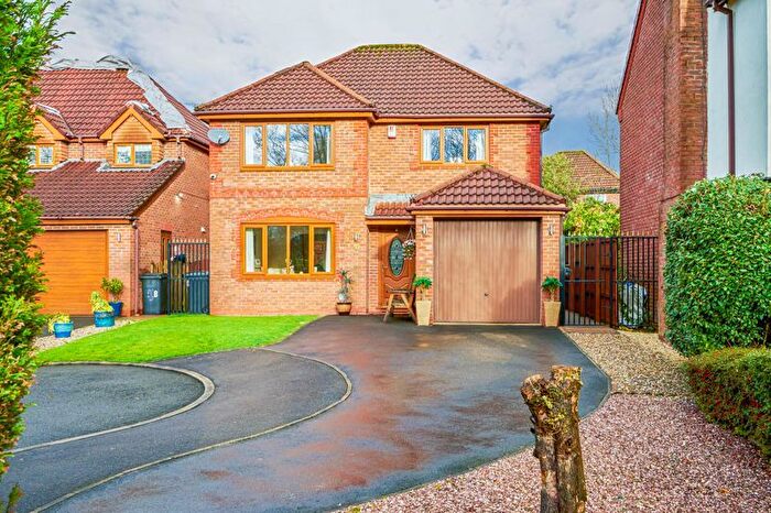 4 Bedroom Detached House For Sale In Alligin Close Chadderton, Oldham, OL9