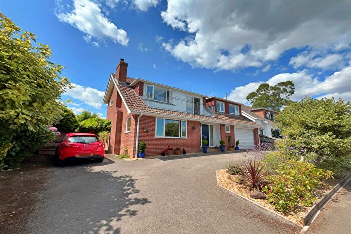 4 Bedroom Detached House For Sale In Lytchett Matravers, BH16