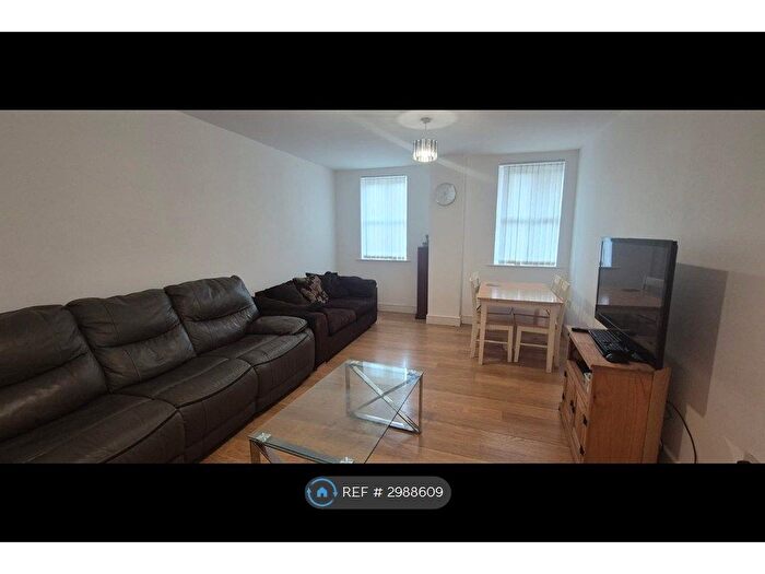 2 Bedroom Flat To Rent In Masters House, Ayelsubury, HP21